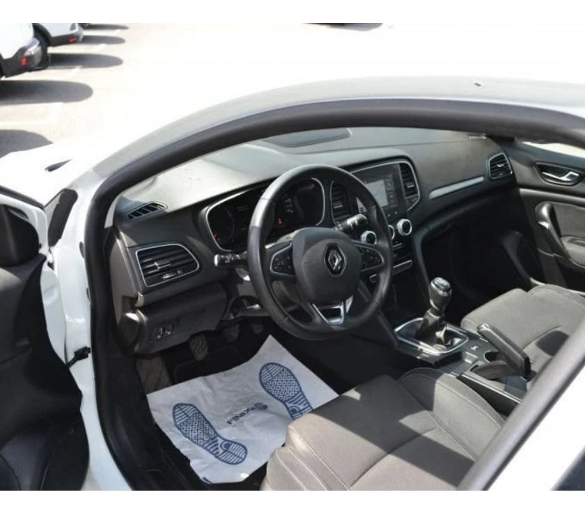 Voiture d'occasion Ille-et-Vilaine Domalain - 35680 - Photos Vivastreet Renault Mégane MEGANE IV 1.5 BLUE DCI 115CH BUSINESS -21N