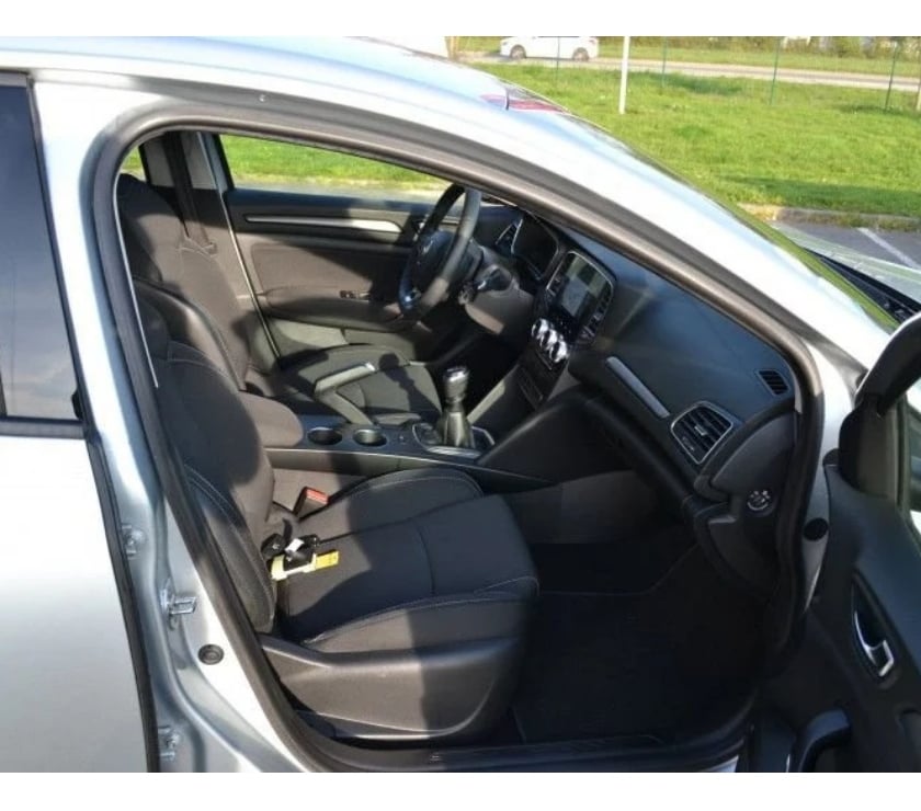 Voiture d'occasion Ille-et-Vilaine Domalain - 35680 - Photos Vivastreet Renault Mégane MEGANE IV 1.5 BLUE DCI 115CH BUSINESS -21N