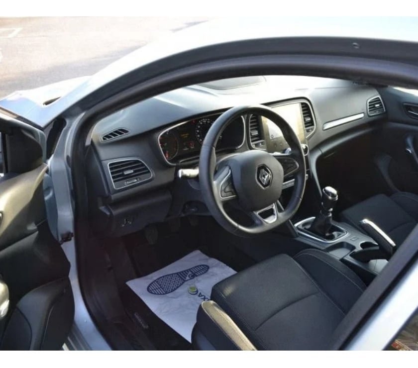 Voiture d'occasion Ille-et-Vilaine Domalain - 35680 - Photos Vivastreet Renault Mégane MEGANE IV 1.5 BLUE DCI 115CH BUSINESS -21N