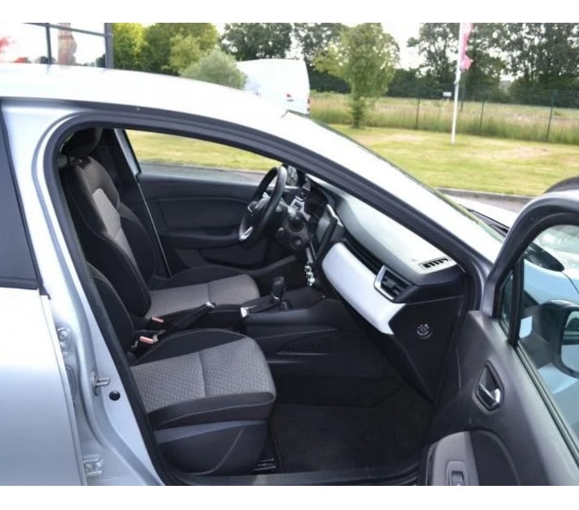 Voiture d'occasion Ille-et-Vilaine Domalain - 35680 - Photos Vivastreet Renault Clio V 1.6 E-TECH 145CH FULL HYBRID EVOLUTION