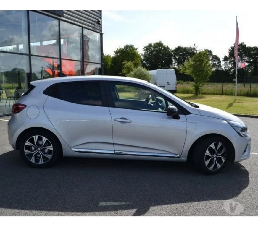 Voiture d'occasion Ille-et-Vilaine Domalain - 35680 - Photos Vivastreet Renault Clio V 1.6 E-TECH 145CH FULL HYBRID EVOLUTION