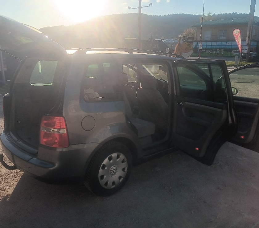 Véhicules commerciaux & utilitaires d'occasion Vosges Gerardmer - 88400 - Photos Vivastreet VOLKSWAGEN Touran
