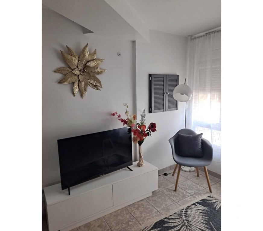location saisonniere Var Frejus - 83600 - Photos Vivastreet APPARTEMENT PROCHE MER