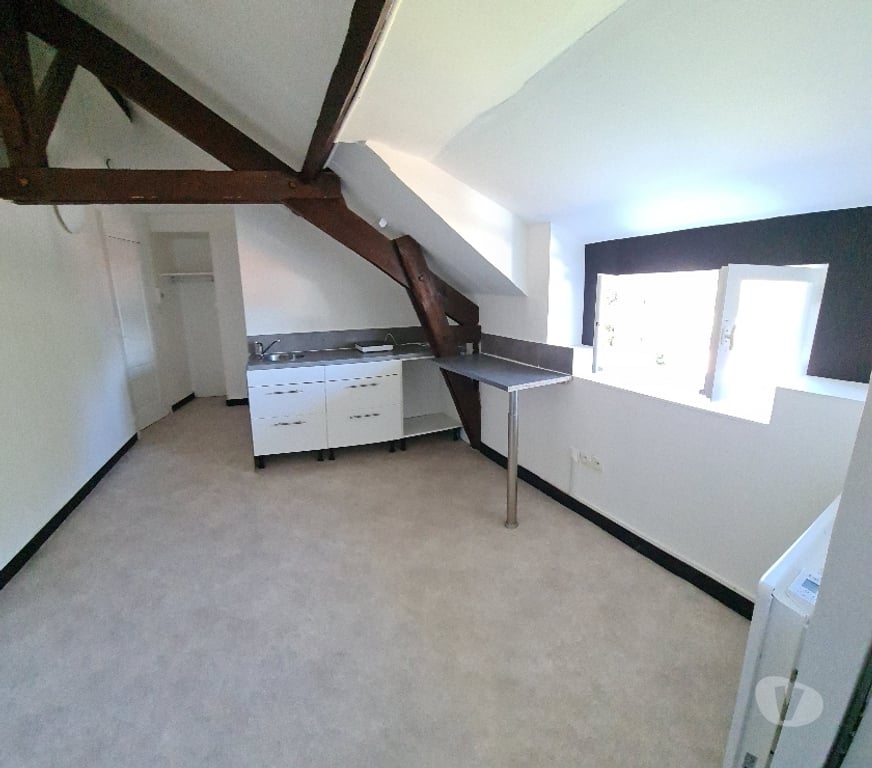 Location appartement Loire-Atlantique Guerande - 44350 - Photos Vivastreet T1 bis rénové – Guérande, à deux pas des remparts