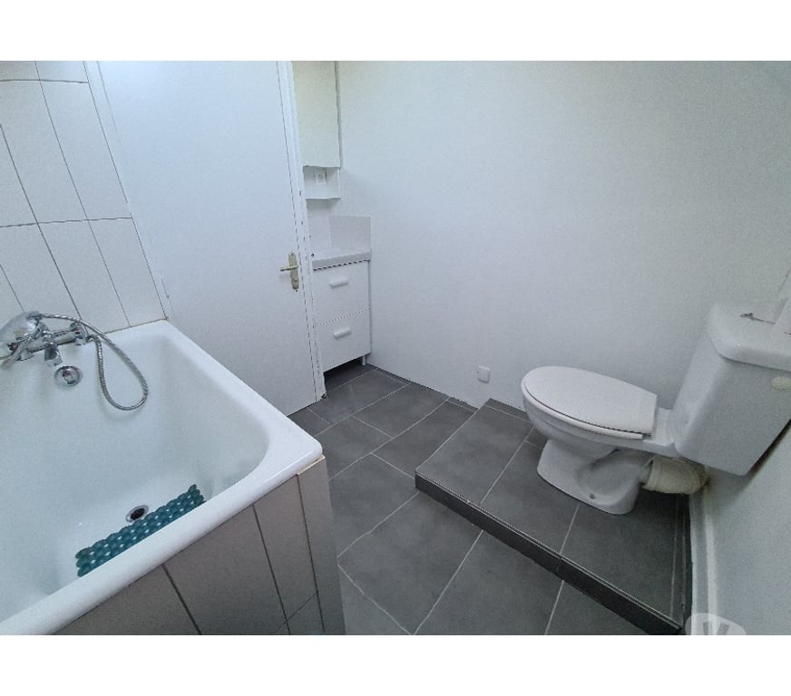 Location appartement Loire-Atlantique Guerande - 44350 - Photos Vivastreet T1 bis rénové – Guérande, à deux pas des remparts