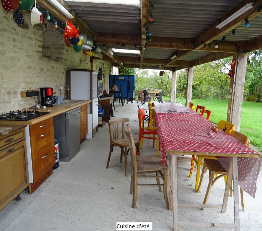 Vente Maison Charente-Maritime Tonnay Boutonne - 17380 - Photos Vivastreet Maison de caractère rénovée, 295 m², 5 chambres