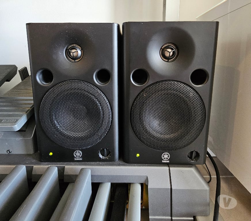 Instruments de musique Ain Gex - 01170 - Photos Vivastreet Vends Yamaha STAGEA ELS-02X — Modèle professionnel