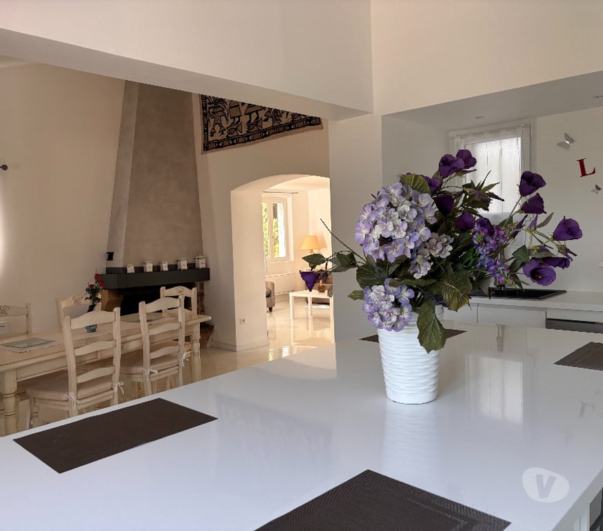 Vente Maison Var Ste Anastasie sur Issole - 83136 - Photos Vivastreet SAINTE-ANASTASIE – VILLA AU CADRE IDYLLIQUE