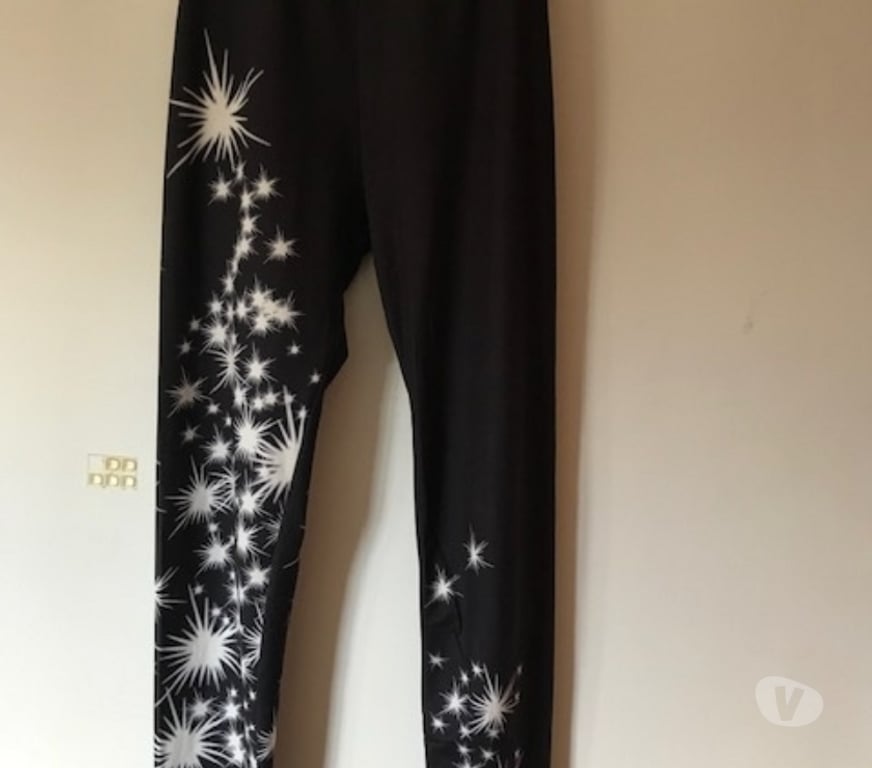 Vêtements occasion Bas-Rhin Hochfelden - 67270 - Photos Vivastreet Legging femme Taille M Polyester Noir et blanc en TBE