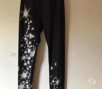 Vêtements occasion Hochfelden Bas-Rhin - Photos Vivastreet Legging femme Taille M Polyester Noir et blanc en TBE