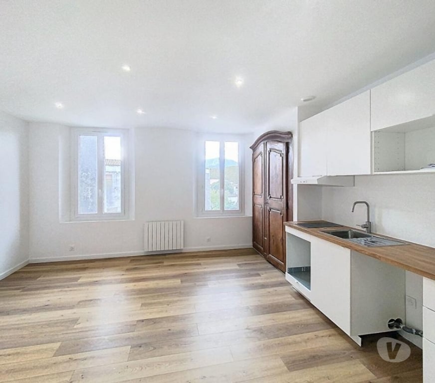 Location appartement Var Brignoles - 83170 - Photos Vivastreet appartement 2 pièces 46 m²