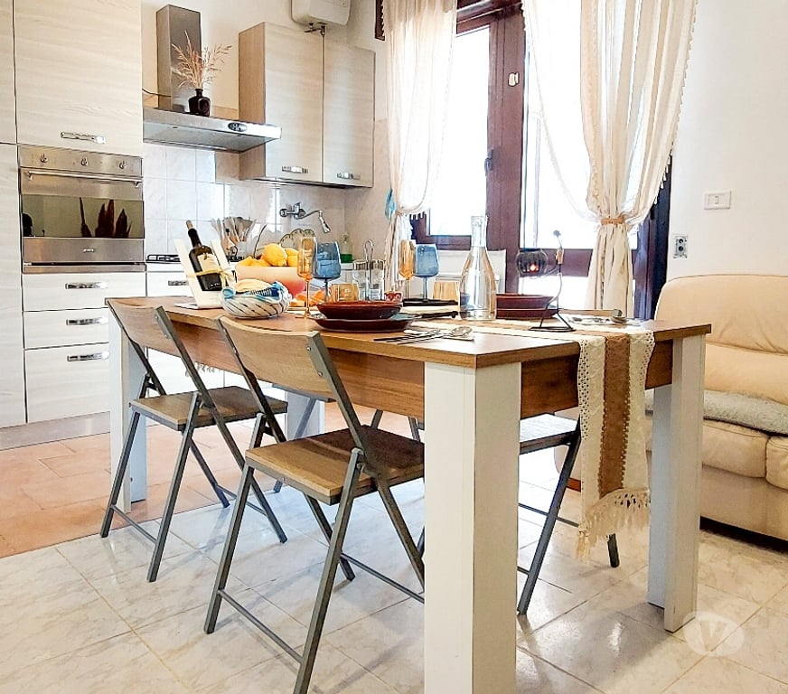 location saisonniere Paris Paris 1er ardt - 75001 - Photos Vivastreet Villa dans les Pouilles à 300 m de la mer