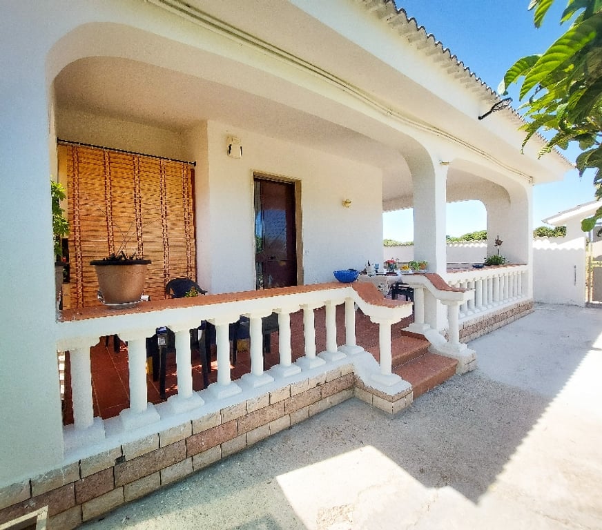 location saisonniere Paris Paris 1er ardt - 75001 - Photos Vivastreet Villa dans les Pouilles à 300 m de la mer