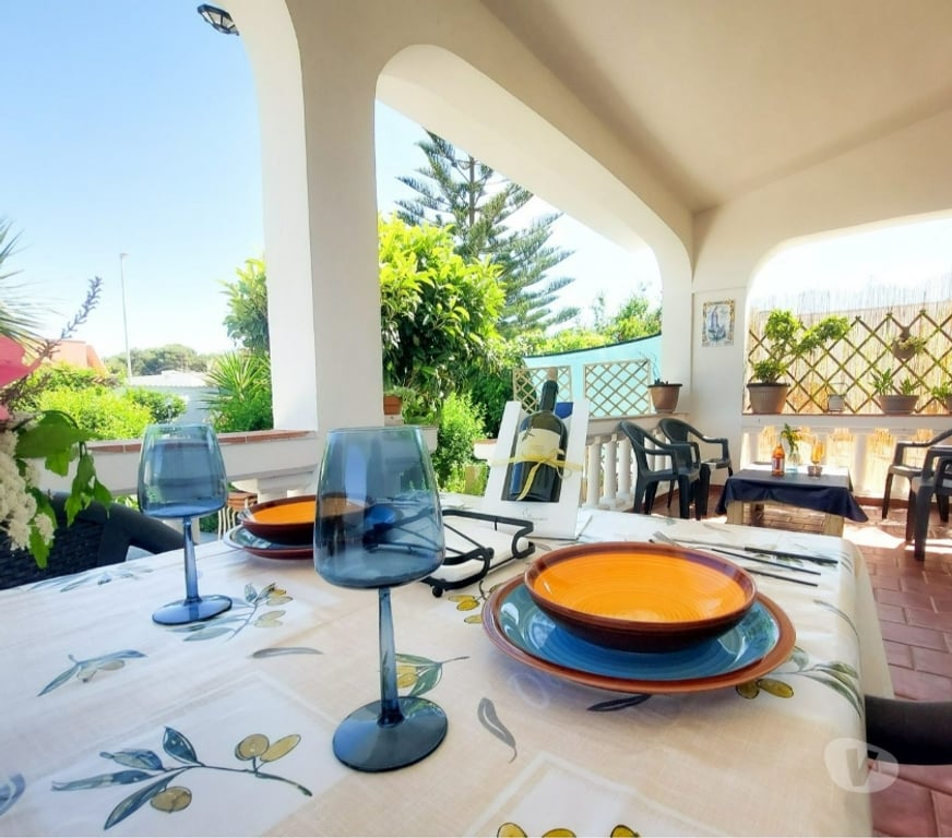 location saisonniere Paris Paris 1er ardt - 75001 - Photos Vivastreet Villa dans les Pouilles à 300 m de la mer