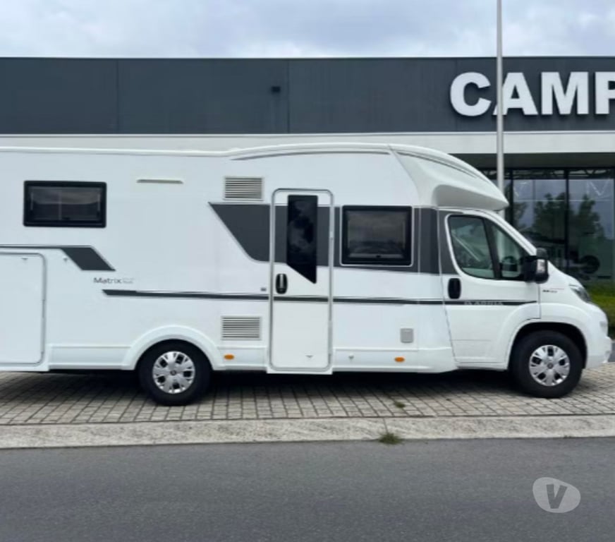 Camping car occasion Paris Paris 20ème ardt - 75020 - Photos Vivastreet Camping-car d'occasion Adria Matrix 670 DL comme neuf