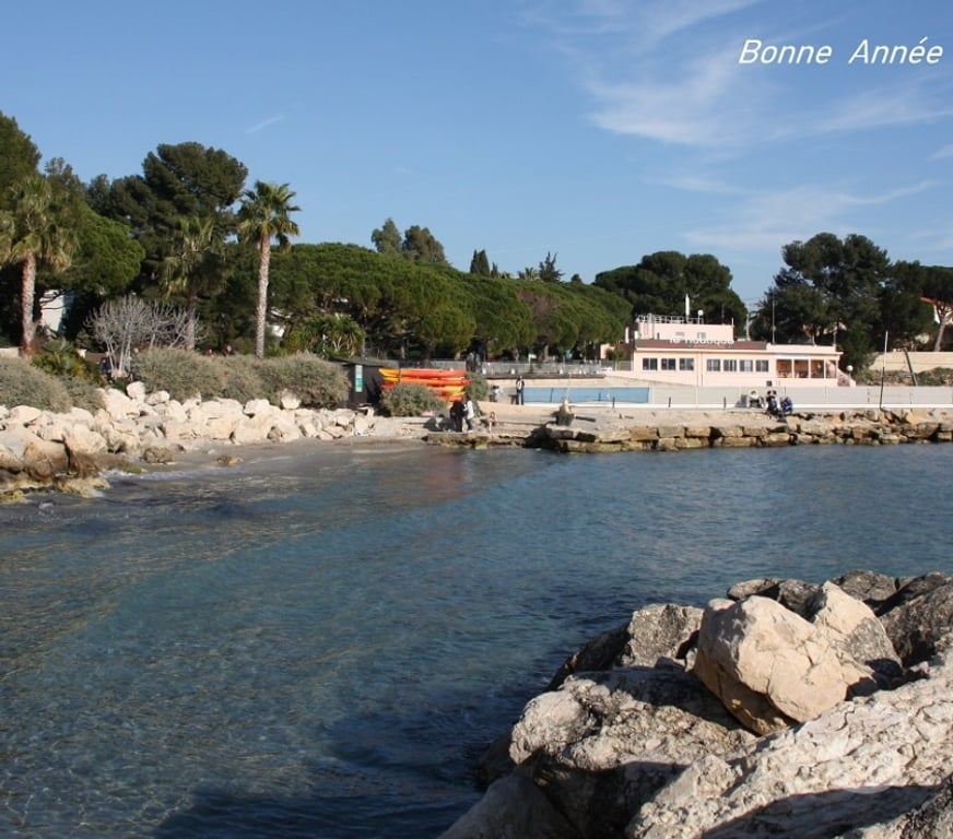 location saisonniere Bouches-du-Rhône La Ciotat - 13600 - Photos Vivastreet APPART T2 JARDIN PARKING PLAGE à pied