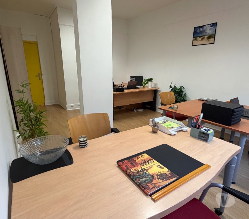 bureaux locaux Seine-Saint-Denis Montreuil - 93100 - Photos Vivastreet BUREAU À LOUER AUX PORTES DE PARIS (21.05)