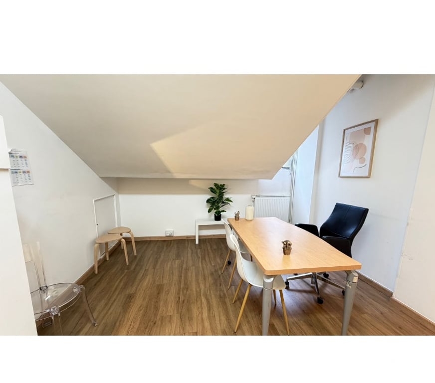 bureaux locaux Seine-Saint-Denis Montreuil - 93100 - Photos Vivastreet BUREAU À LOUER AUX PORTES DE PARIS (21.01)