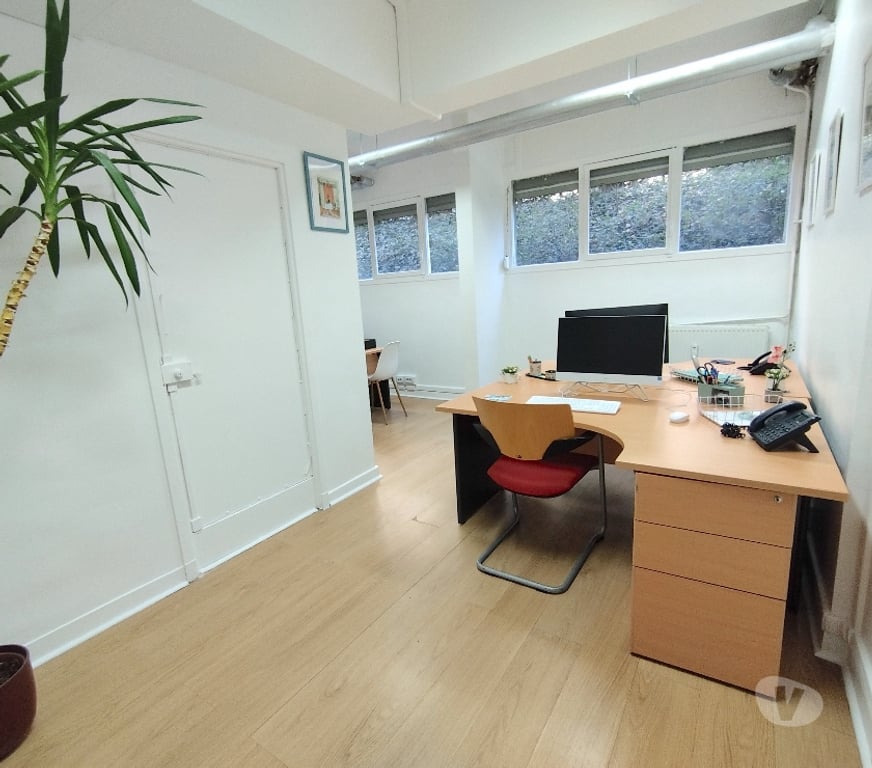 bureaux locaux Seine-Saint-Denis Montreuil - 93100 - Photos Vivastreet BUREAU À LOUER AUX PORTES DE PARIS (21.10)