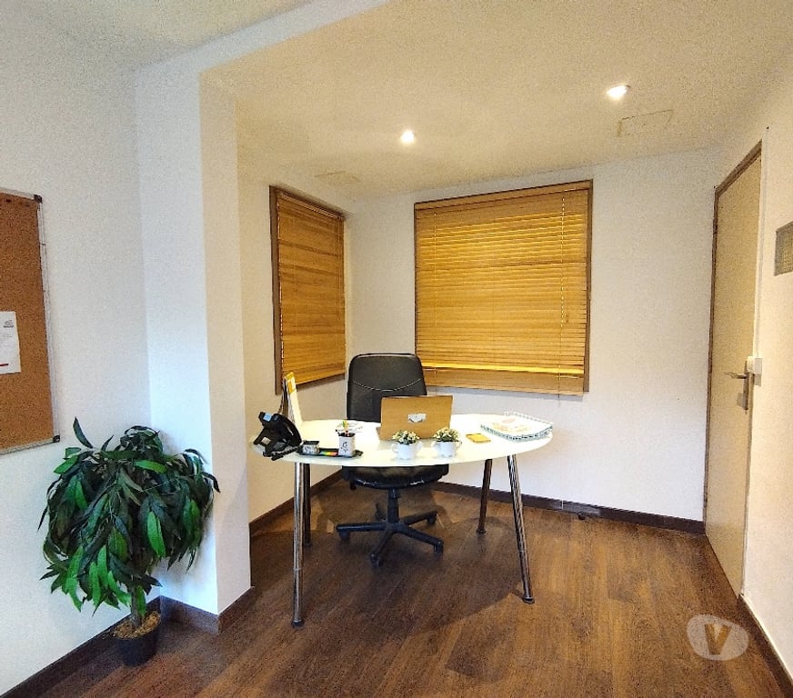 bureaux locaux Seine-Saint-Denis Montreuil - 93100 - Photos Vivastreet BUREAU À LOUER AUX PORTES DE PARIS (17.05)