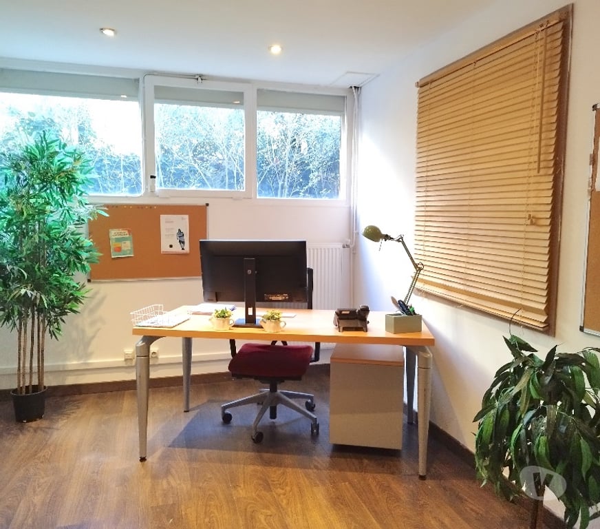 bureaux locaux Seine-Saint-Denis Montreuil - 93100 - Photos Vivastreet BUREAU À LOUER AUX PORTES DE PARIS (17.05)