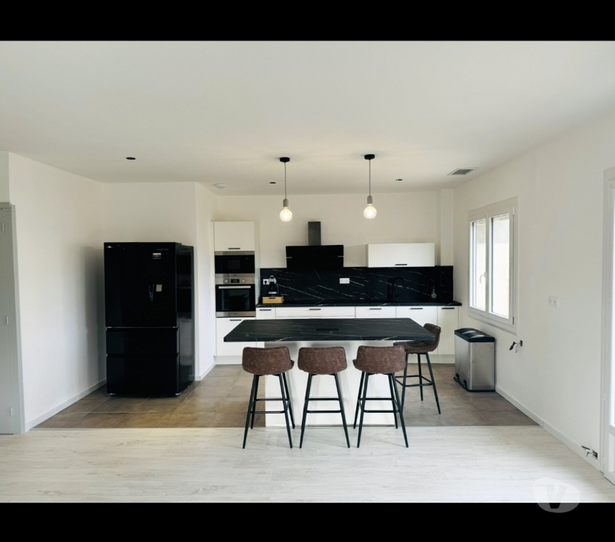 Vente Maison Hérault Maraussan - 34370 - Photos Vivastreet Maison rénovée 170m2 + garage 100m2 aménageable.
