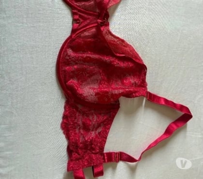 Vêtements occasion Courbevoie Hauts-de-Seine - Photos Vivastreet Soutien gorge rouge 95F