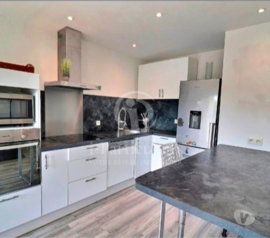 location saisonniere Hérault Montpellier - Photos Vivastreet Location saisonnière dans t3 avec piscine privée et clim