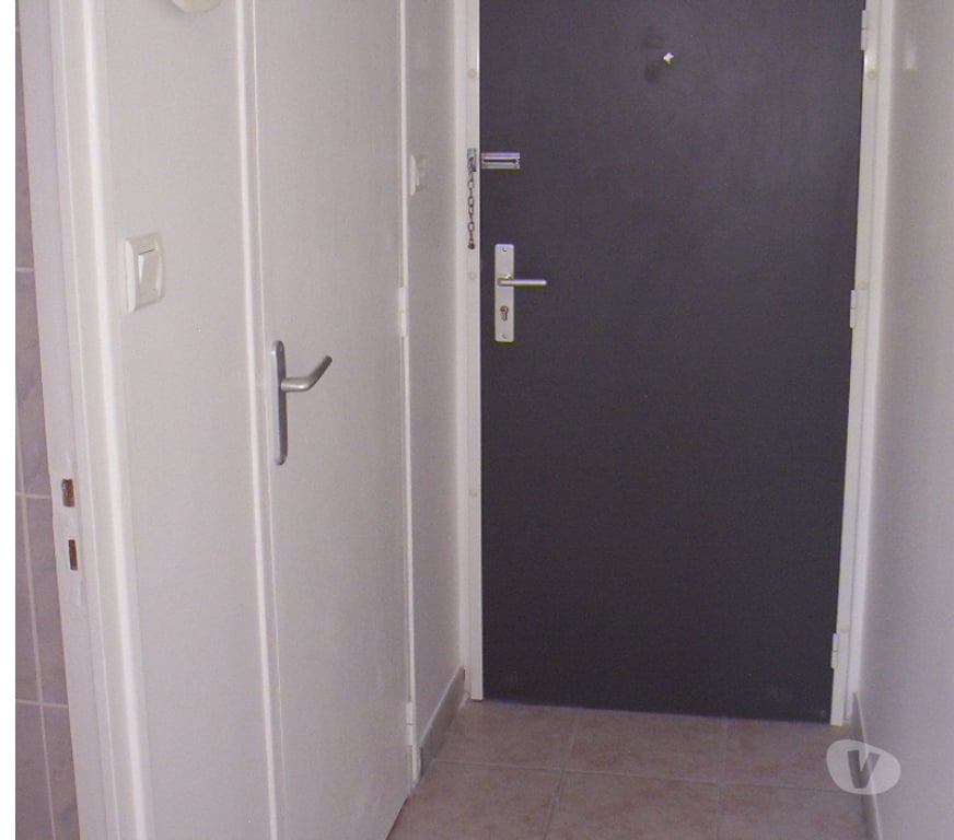 Location appartement Loire St Etienne - Photos Vivastreet STUDIO ETUDIANT IUT SAINT ETIENNE - CAMPUS DE LA METARE
