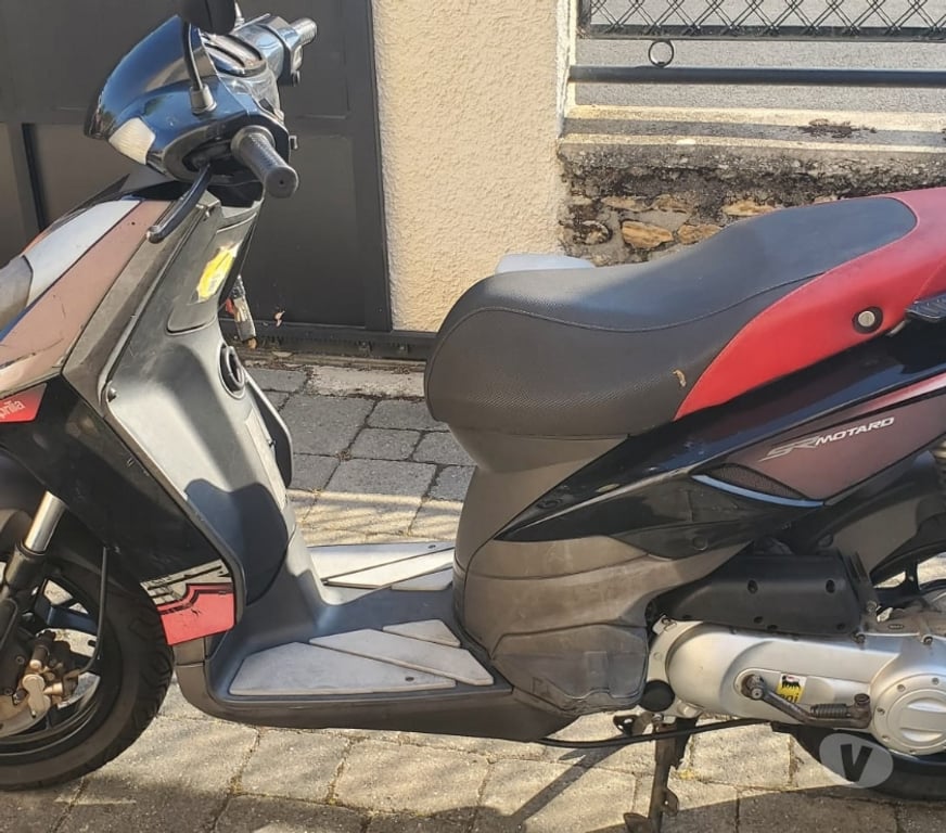 Scooter occasion Val-d'Oise St Leu la Foret - 95320 - Photos Vivastreet Scooter Aprilia SR 50 Motard 2014