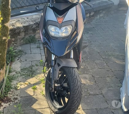 Scooter à vendre St Leu la Foret Val-d'Oise - Photos Vivastreet Scooter Aprilia SR 50 Motard 2014