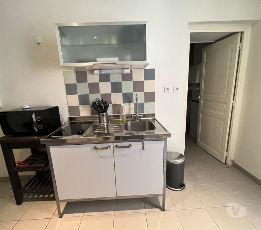 Appartement meublé Côte-d'Or Dijon - 21000 - Photos Vivastreet CARNOT THEATRE prox facs et CV T1 20m² meublé rénové