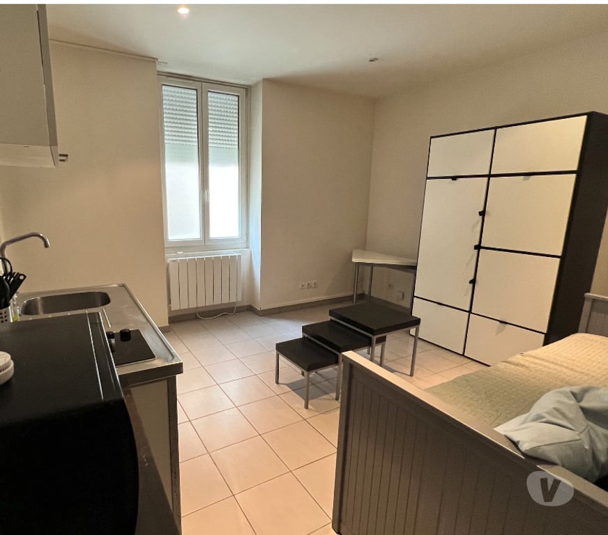 Appartement meublé Côte-d'Or Dijon - 21000 - Photos Vivastreet CARNOT THEATRE prox facs et CV T1 20m² meublé rénové
