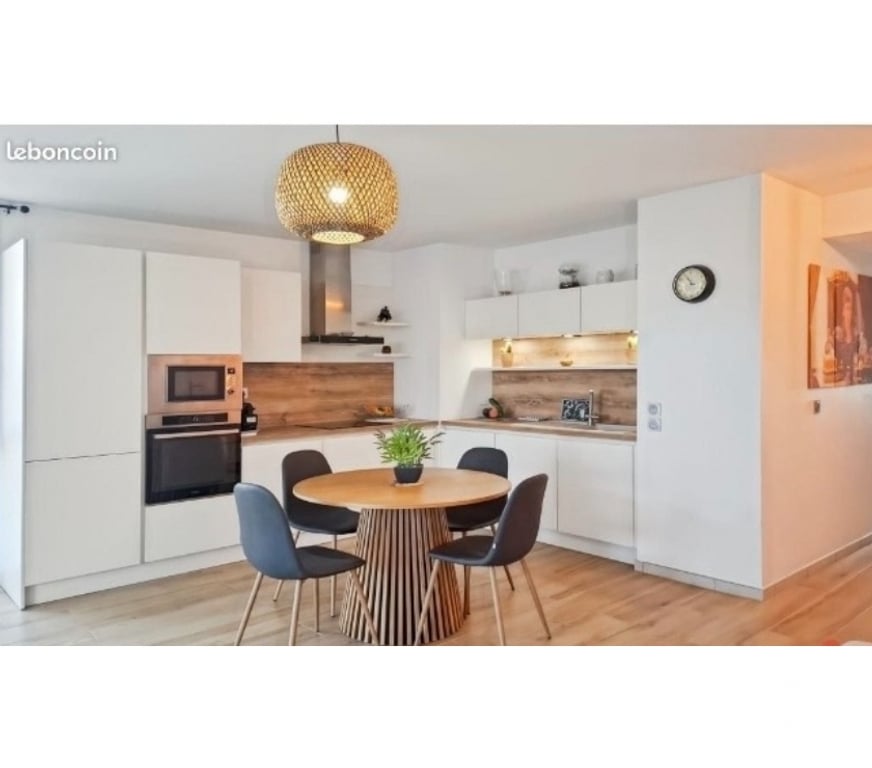 Appartements à vendre Bouches-du-Rhône Venelles - 13770 - Photos Vivastreet Vente d'un magnifique 3 pièces , avec un jardin de 200m² .