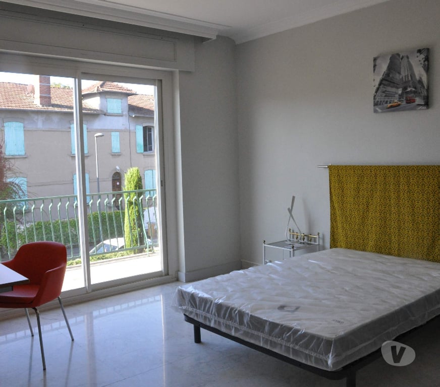 Colocations Tarn Albi - 81000 - Photos Vivastreet Grande Chambre tout Confort 1er étage Quartier Madeleine
