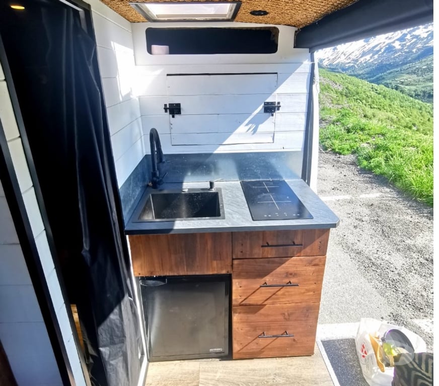 Camping car occasion Drôme Montelimar - 26200 - Photos Vivastreet Van Vasp Peugeot boxer