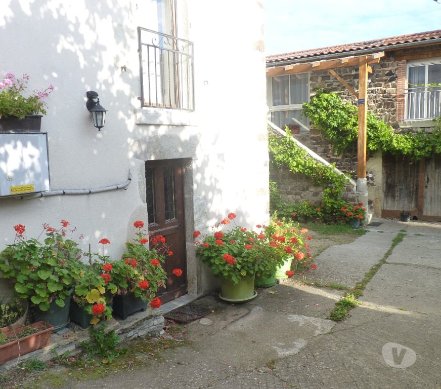 location saisonniere Puy-de-Dôme St Julien de Coppel - 63160 - Photos Vivastreet Gîte Auvergne - campagne nature -promo du 18 07 au 1 08