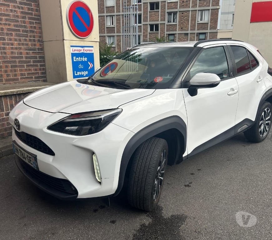 Voiture d'occasion Val-de-Marne Arcueil - 94110 - Photos Vivastreet toyota yariss cross design