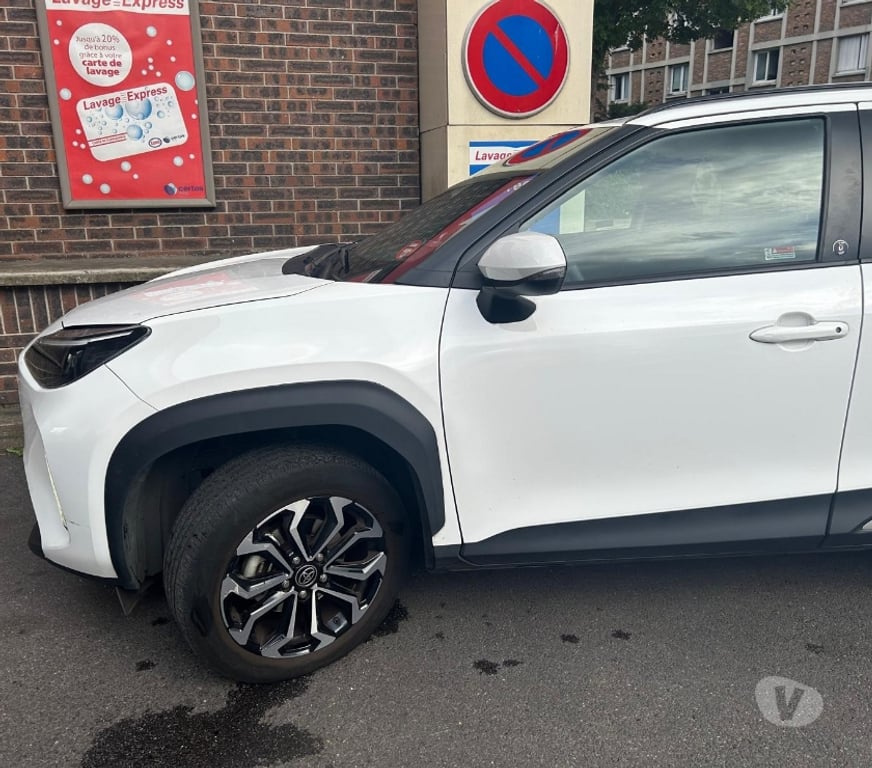 Voiture d'occasion Val-de-Marne Arcueil - 94110 - Photos Vivastreet toyota yariss cross design