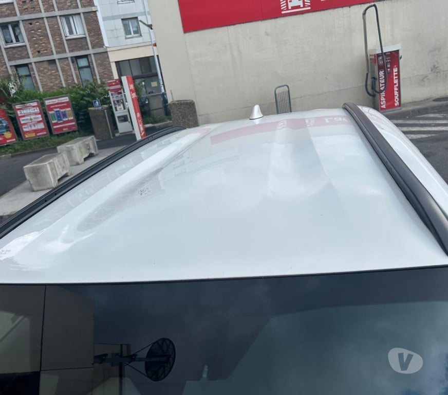 Voiture d'occasion Val-de-Marne Arcueil - 94110 - Photos Vivastreet toyota yariss cross design