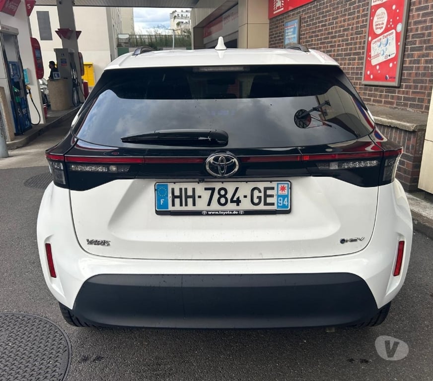 Voiture d'occasion Val-de-Marne Arcueil - 94110 - Photos Vivastreet toyota yariss cross design