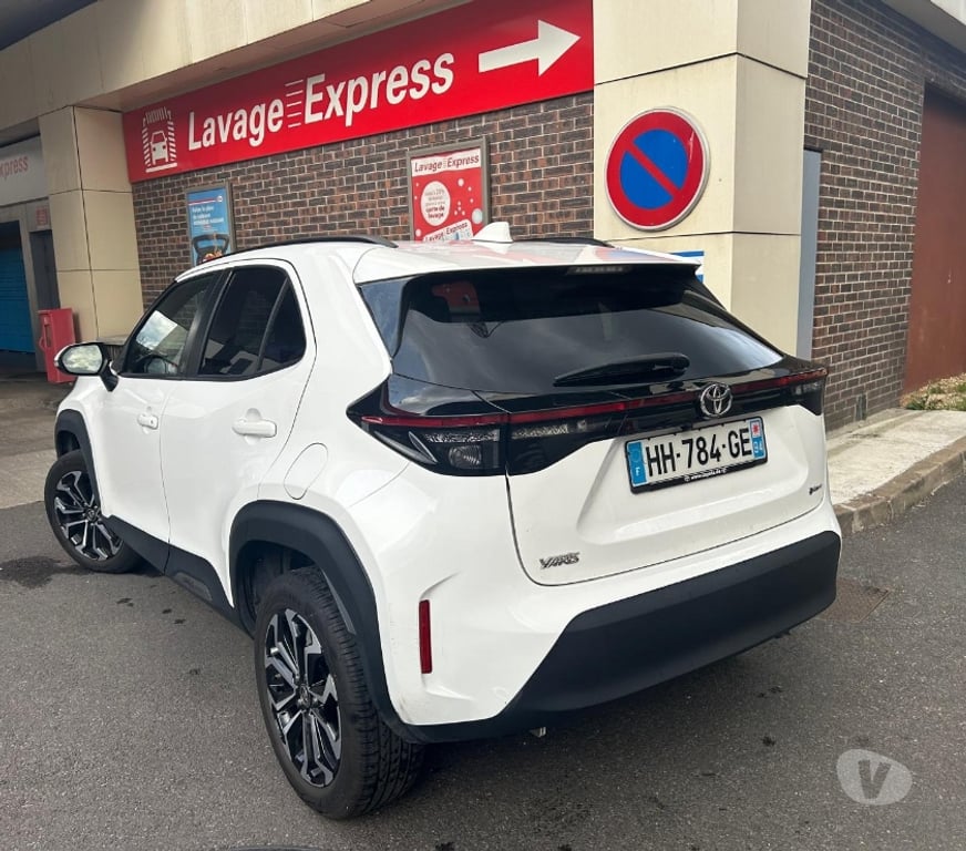 Voiture d'occasion Val-de-Marne Arcueil - 94110 - Photos Vivastreet toyota yariss cross design