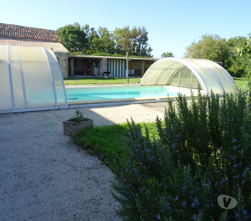Vente Maison Charente-Maritime Tonnay Boutonne - 17380 - Photos Vivastreet Maison rénovée290m2, 5 chambres