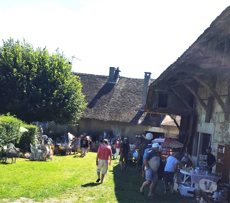 Vides greniers - Brocantes Ain Izieu - 01300 - Photos Vivastreet Vide-greniers 4 octobre 2026 à IZIEU AIN de 10 à 18h