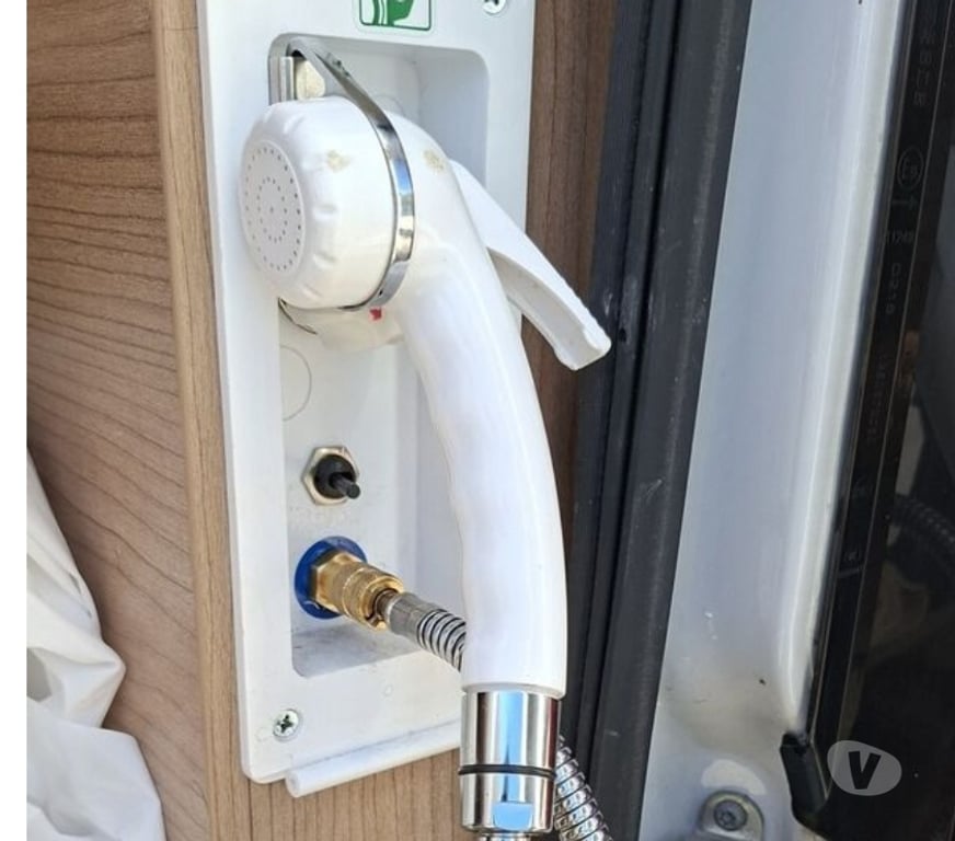 Camping car occasion Rhône Bron - 69500 - Photos Vivastreet Camping-car Carthago Malibu Charming 640 LE