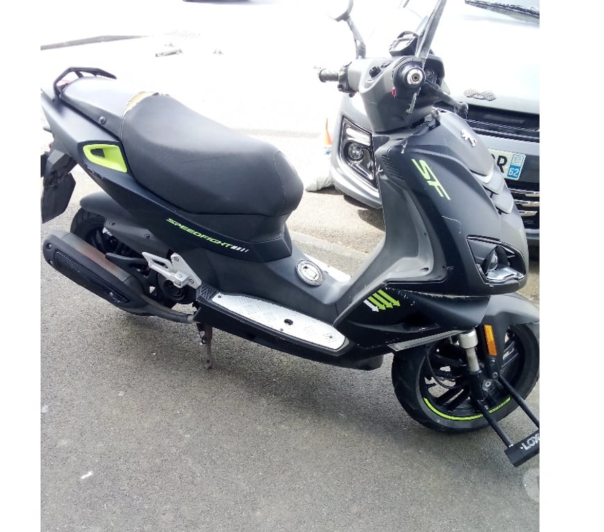 Scooter occasion Pas-de-Calais Henin Beaumont - 62110 - Photos Vivastreet Peugeot Speedfight 4 black darkside édition 2019