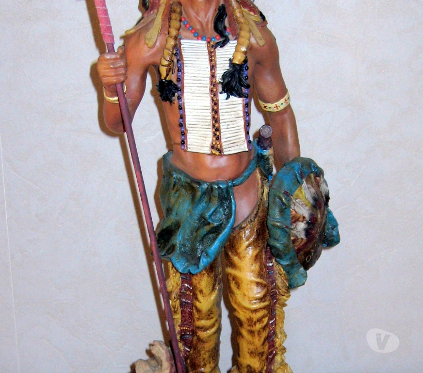 Collection Nord Wattrelos - 59150 - Photos Vivastreet 3 grandes statues d'indiens.
