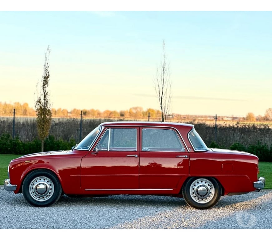 Voiture de collection Saône-et-Loire Curgy - 71400 - Photos Vivastreet ALFA ROMEO GIULIA 1600 SUPER BISCIONE de 1972