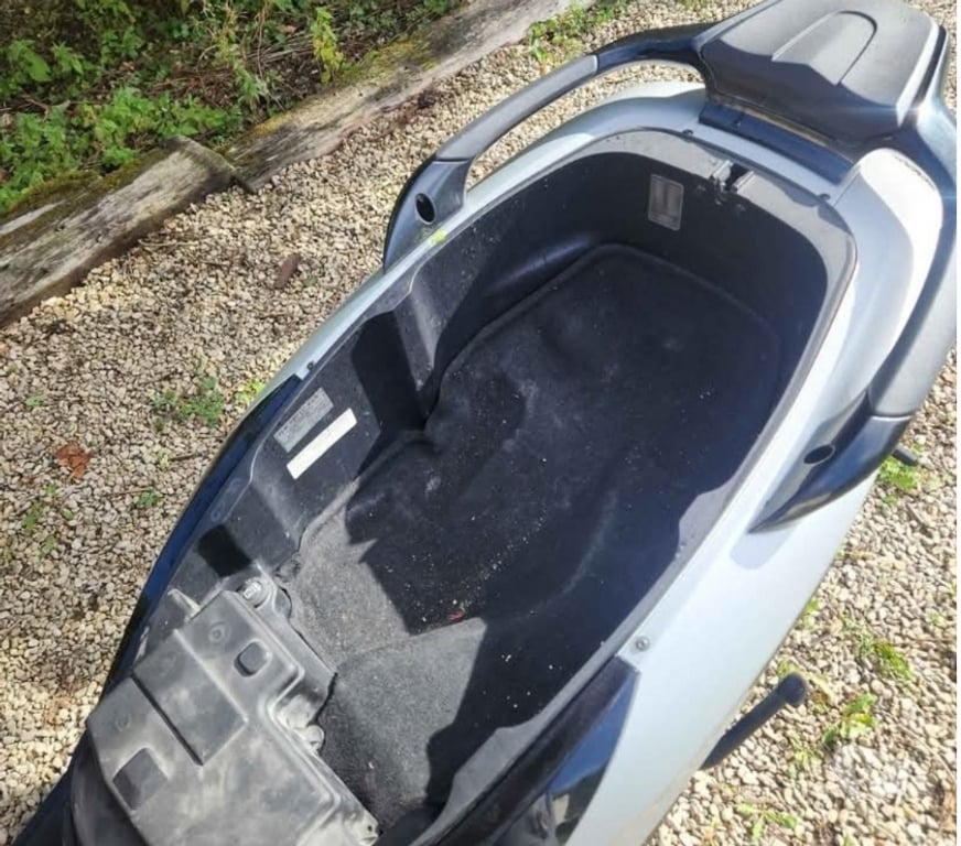 Moto d'occasion Oise Marseille en Beauvaisis - 60690 - Photos Vivastreet Piaggio MP3 500 IE sport