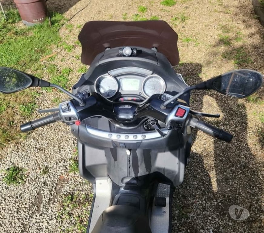 Moto d'occasion Oise Marseille en Beauvaisis - 60690 - Photos Vivastreet Piaggio MP3 500 IE sport